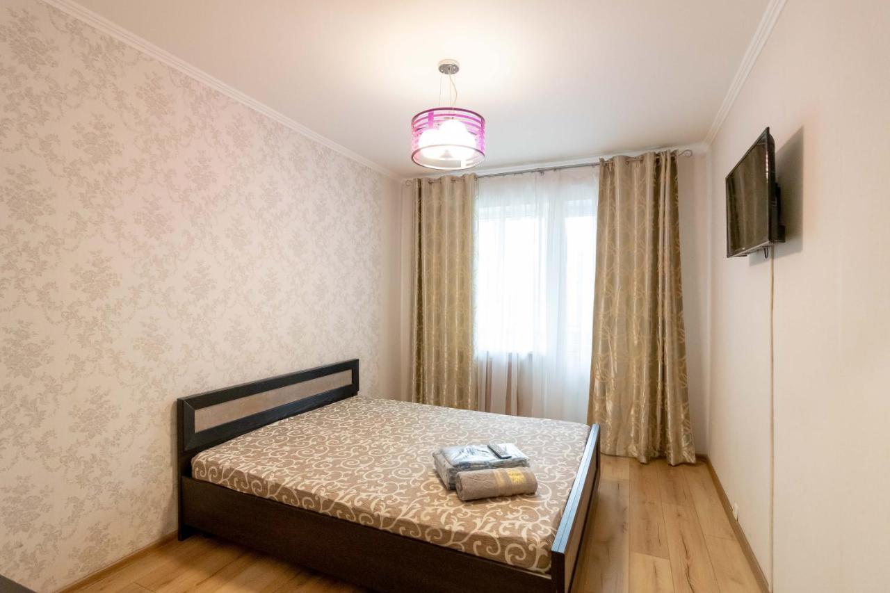 Kvartirkoff Na Geroev Dnepra 36 B Kiev Buitenkant foto