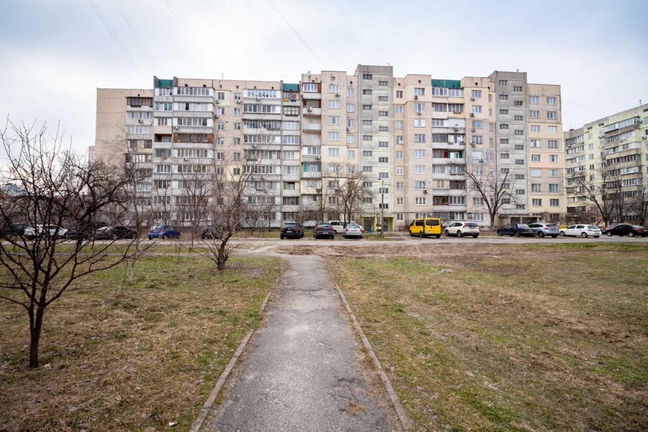 Kvartirkoff Na Geroev Dnepra 36 B Kiev Buitenkant foto